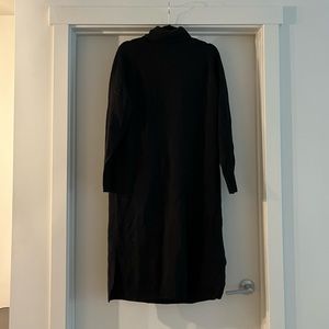 Uniqlo | Long Sleeve Turtleneck Sweater Dress in Back
Size Medium